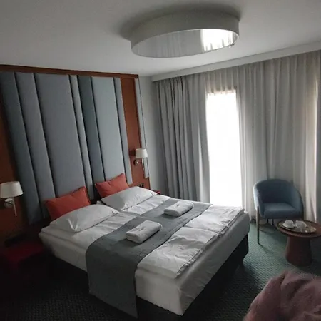 Gvarna 公寓式酒店 3*