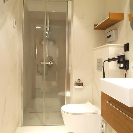 Gvarna 公寓式酒店 弗罗茨瓦夫