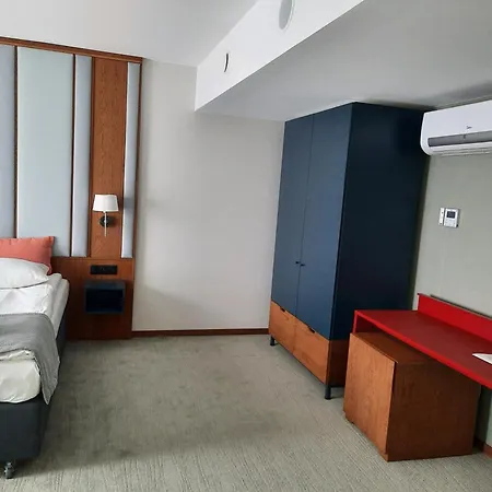 公寓式酒店 Gvarna 弗罗茨瓦夫