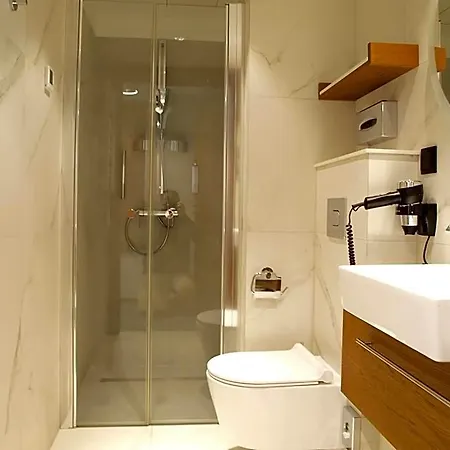 Gvarna 3*